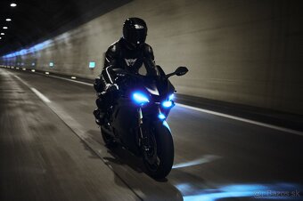 YAMAHA YZF-R6 BLACK EDITION 2019 - 6