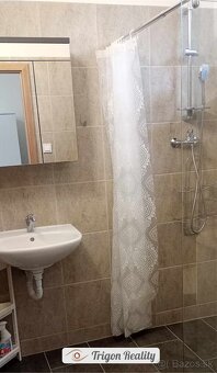 Veľká garzónka v polyfunkčnom objekte - 6