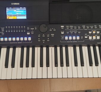 Klávesy Yamaha PSR SX 600 - 6