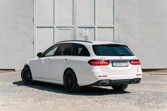 Mercedes-Benz E 220d Kombi 4MATIC A/T - 6