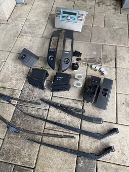 Predám nárazník svetlo kapota dvere zámok COROLLA VERSO - 6