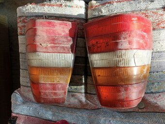 Zadné svetlá na w124 - 6