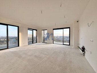 Na PREDAJ | 4izb. veľkometrážny ateliér | Prístavná ulica - 6