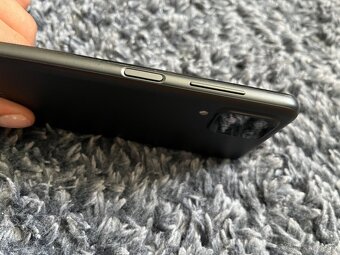 Samsung galaxy A12 32GB - 6