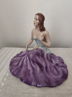 Royal dux žena so sukňou porcelánová soška - 6