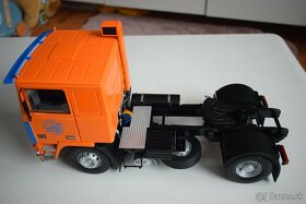 predam 1:18 Volvo F12 Truck Deutrans year 1977 - 6