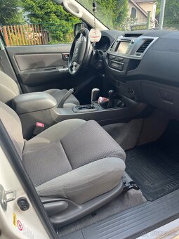 Toyota hilux 3 l - 6