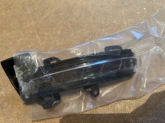 Rozne bocne zrkadla a kryty na svetla na auto - 6