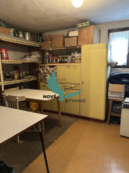 Priestranný rodinný dom s veľkou záhradou - Lopej - 6