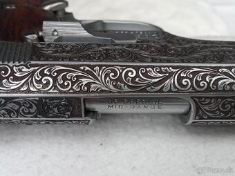 Luxusná gravírovaná pištoľ Smith & Wesson 52-1 - 6