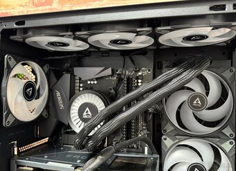 Ryzen 7 5800X3D\32GB\RTX 4070\SSD\850W Zdroj - 6