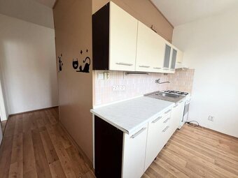 Nám. Kozmonautov- 2 izbový byt, 51 m2, čiastočná rek. KÚPOU - 6