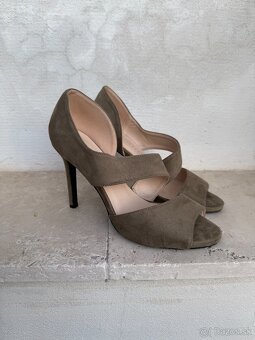 MEGA Balík (10ks) - Značková dámska OBUV, TOPÁNKY, LODIČKY - 6