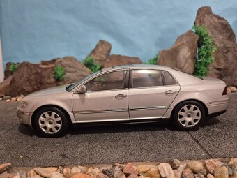 Prodám model 1:18 Volkswagen phaeton 2002 - 6