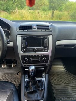 Interiér Škoda Octavia 2 VRS Combi - 6