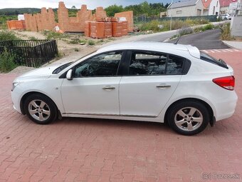 Predám Chevrolet Cruze r.v. 2011, 1.6i, 91kW, 115 xxx km - 6