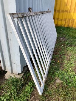 Predám peržský koberec rozmer 200 x 300 cm - 6