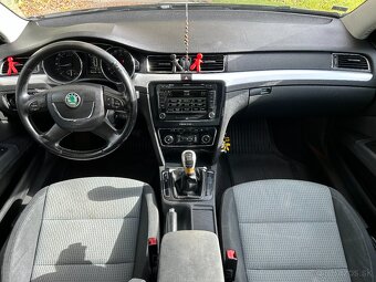 Škoda Superb 2 Combi 2.0 TDI 103Kw 2010 Elegance - 6