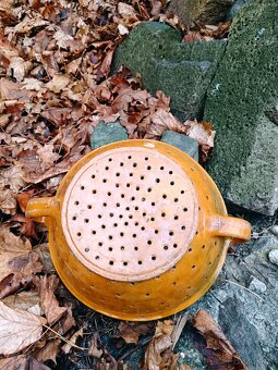 Unikátny starožitný keramický cedník - 6