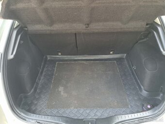 Predám hondu civic 1.8 benzin 103kw - 6