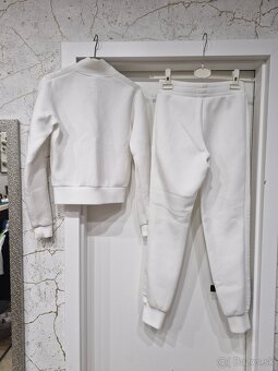 Guess biela a svetlo zelena logovana teplakova suprava dres - 6