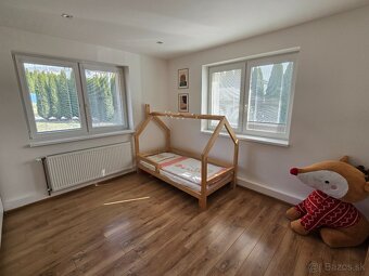 Rodinný dom po kompletnej rekonštrukcii s veľkým pozemkom - 6
