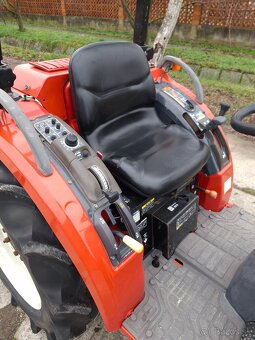 Mitsubishi MT221 - 6