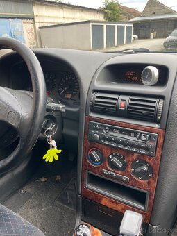 Opel Astra 1.6 16V - 6