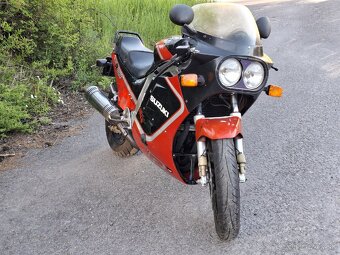 Suzuki GSX-R 1100 1986 - 6