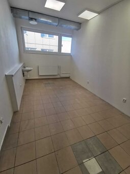 Prenájom kancelárskych priestorov v OD Prior v širšom centre - 6