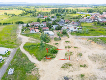 Na predaj pozemok s projektom a stavebným povolením v obci V - 6