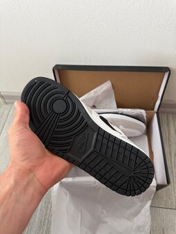 Air Jordan 1 Retro High OG "Light Smoke Grey" - 6
