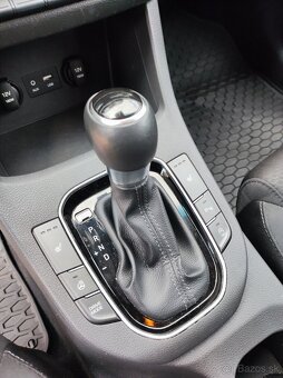 Hyundai i30 1,6 CRDi automat - 6