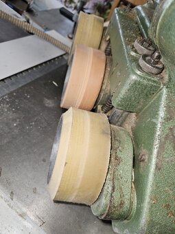 Podavac- posuv materialu 380V - 6