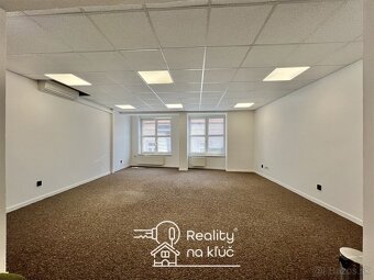 Na prenájom kancelársky priestor v centre mesta v Nových Zám - 6