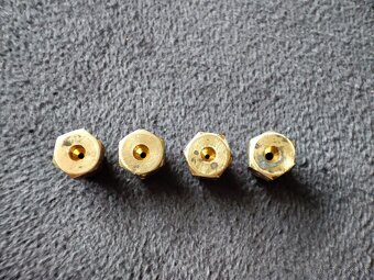 Žehlička na žeravé uhlíky, Klínové remene, Dýzy, Čiapočky na - 6