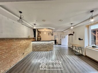 Na prenájom obchodný priestor s terasou v centre mesta NZ - 6