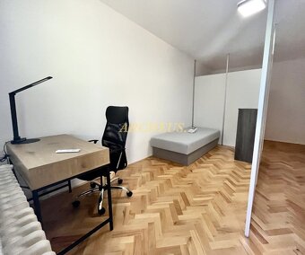 3 IZBOVÝ BYT UL.Ľ.OKÁNIKA, NITRA - CHRENOVÁ 1 - 6