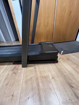 Bežecký pás s elektrickým sklonom - 6