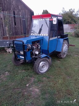 Malotraktor z náradím - 6
