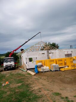 Auto s hydraulickou rukou - 6