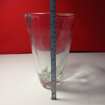 ručne lisovaná číra váza - Václav Hanuš 50-te roky - 6