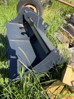 Lyžica na minibager KUBOTA - 6
