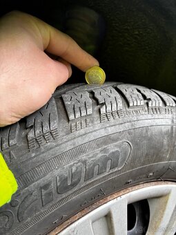 Predám tento set zimných pneu 195/65 r15 - 6