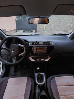 Kia Rio Sedan - 6