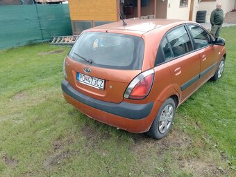 Kia Rio - 6