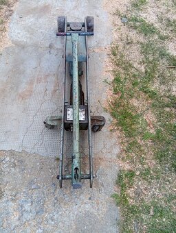 Hydraulický zdvihák.,. - 6