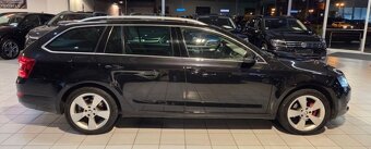 Skoda octavia Combi 2.0 tdi 4x4 110kw elegance - 6