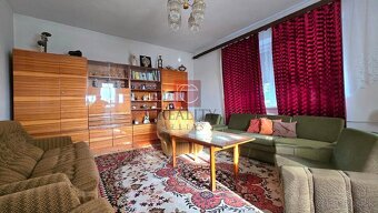 NA PREDAJ rodinný dom s veľkým pozemkom,Veľký Kýr - 6