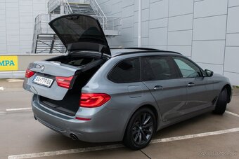 BMW 520d Touring xDrive Sport Line - 6